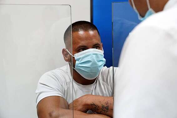 החשוד מוחמד שלבי בביהמ"ש // צילום: גיל אליהו